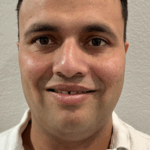 06fcsgf84o04-Saurabhheadshot (1)