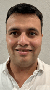 06fcsgf84o04-Saurabhheadshot (1)